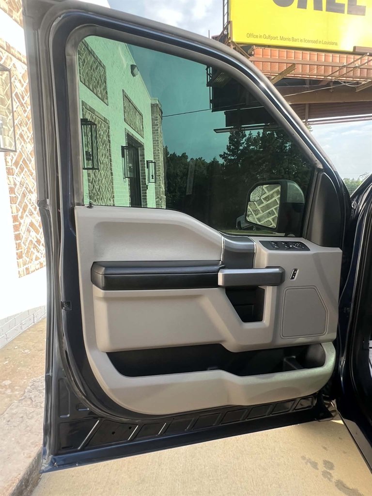 2019 Ford F150 - $25,900