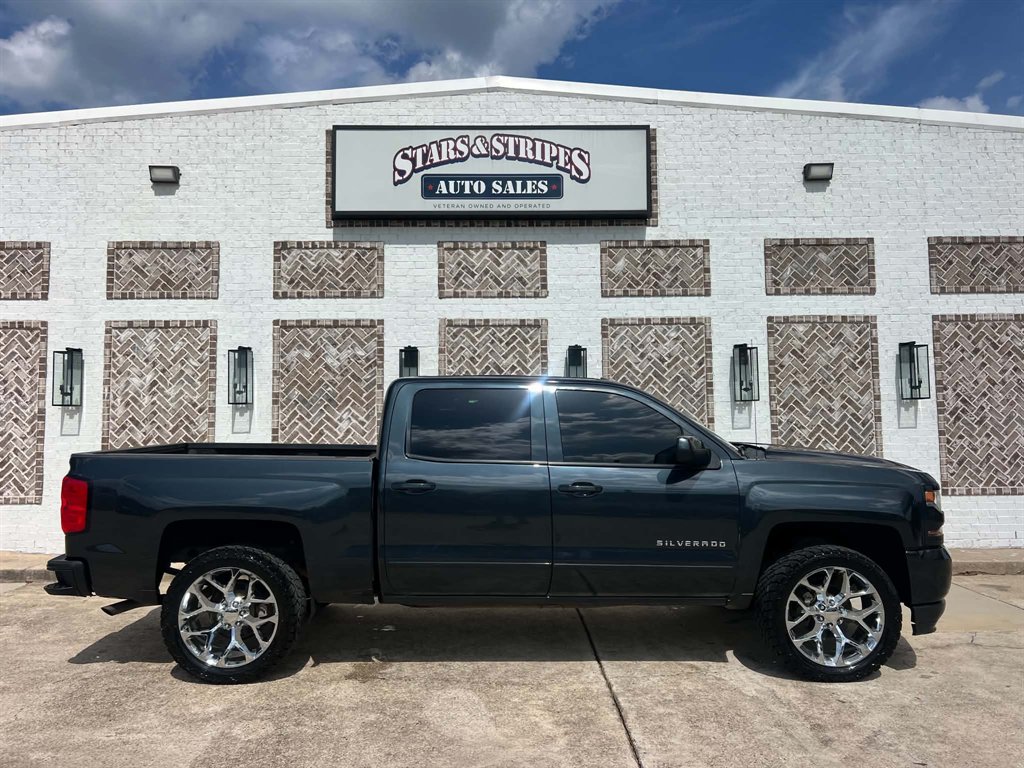 2017 Chevrolet Silverado - $22,900