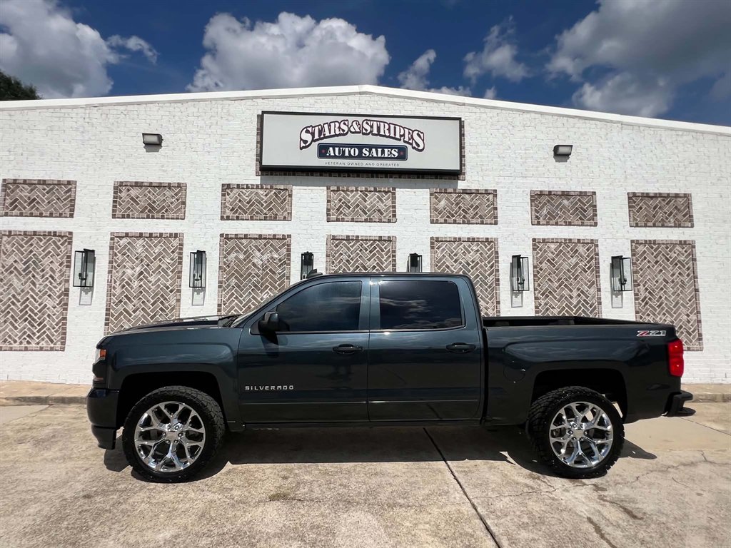 2017 Chevrolet Silverado - $22,900