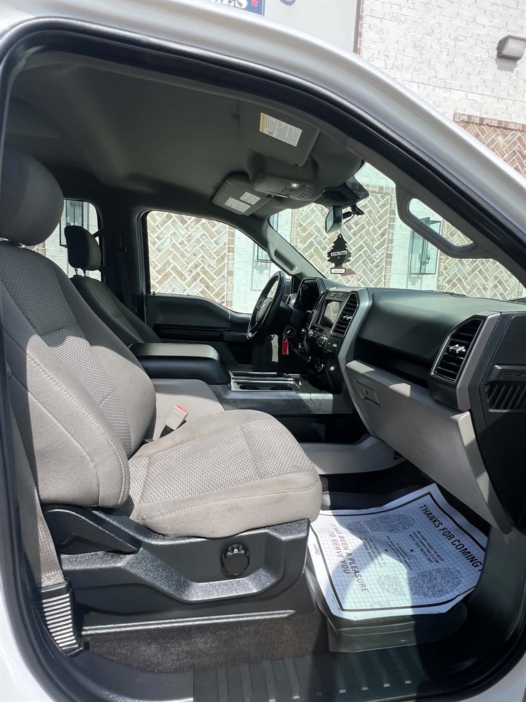 2019 Ford F150 - $28,900