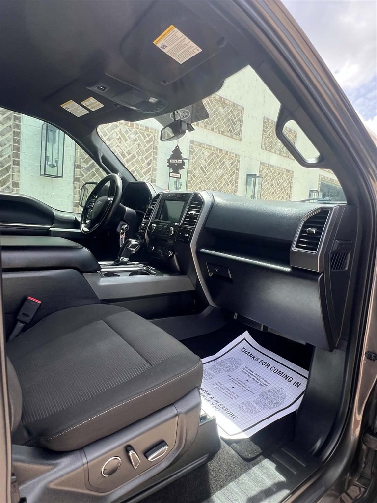 2017 Ford F-150 - $28,900
