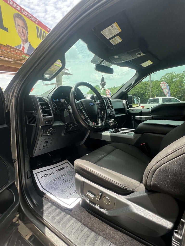 2017 Ford F-150 - $28,900