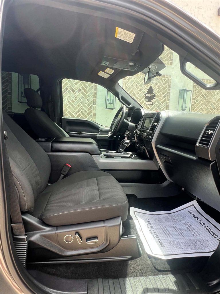 2017 Ford F-150 - $28,900