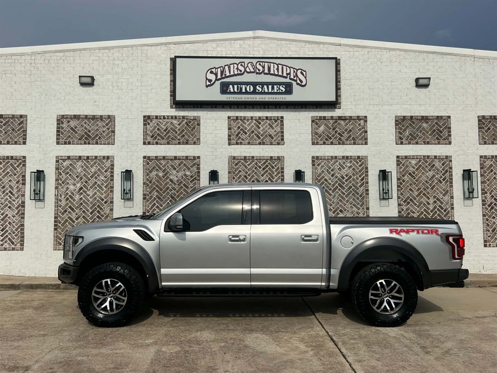 2017 Ford F-150 - $33,900
