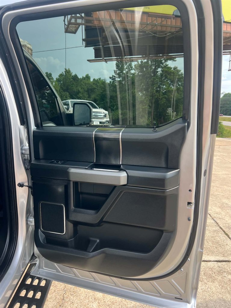 2017 Ford F-150 - $33,900