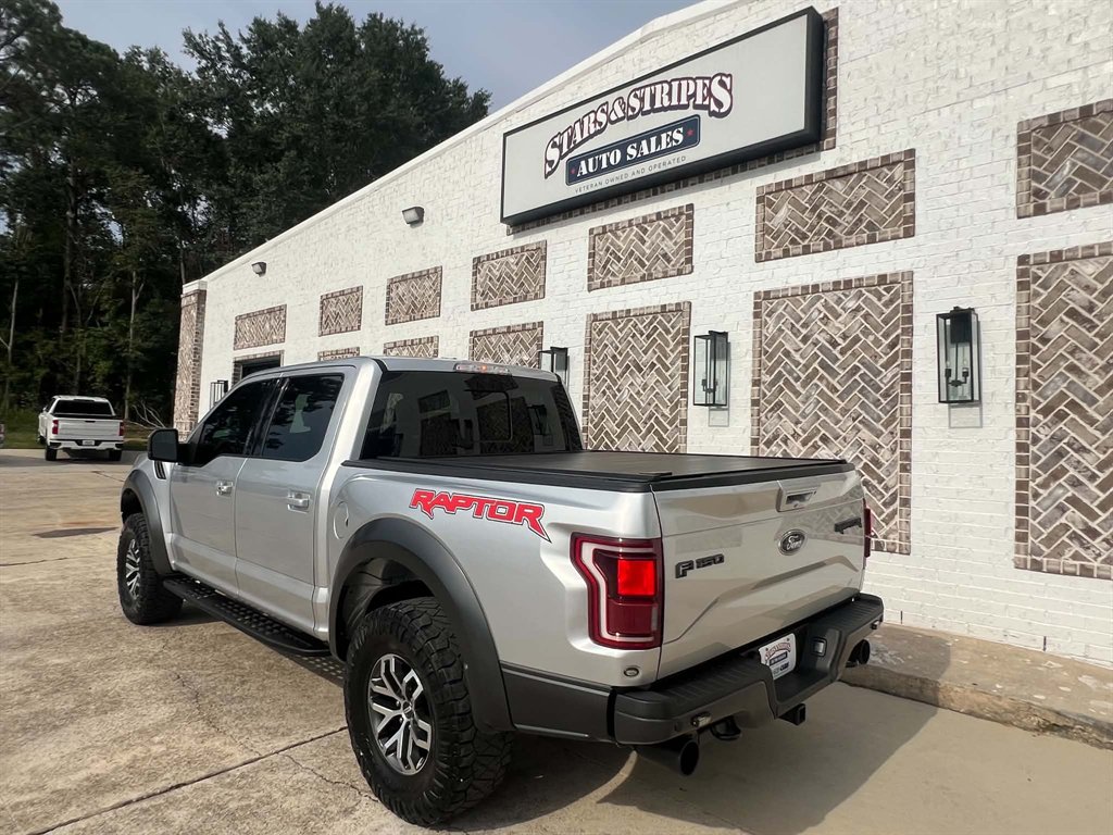 2017 Ford F-150 - $33,900