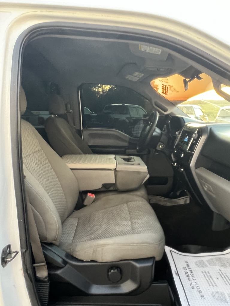 2015 Ford F150 XLT photo
