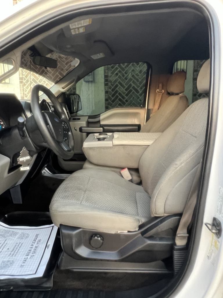 2015 Ford F150 XLT photo