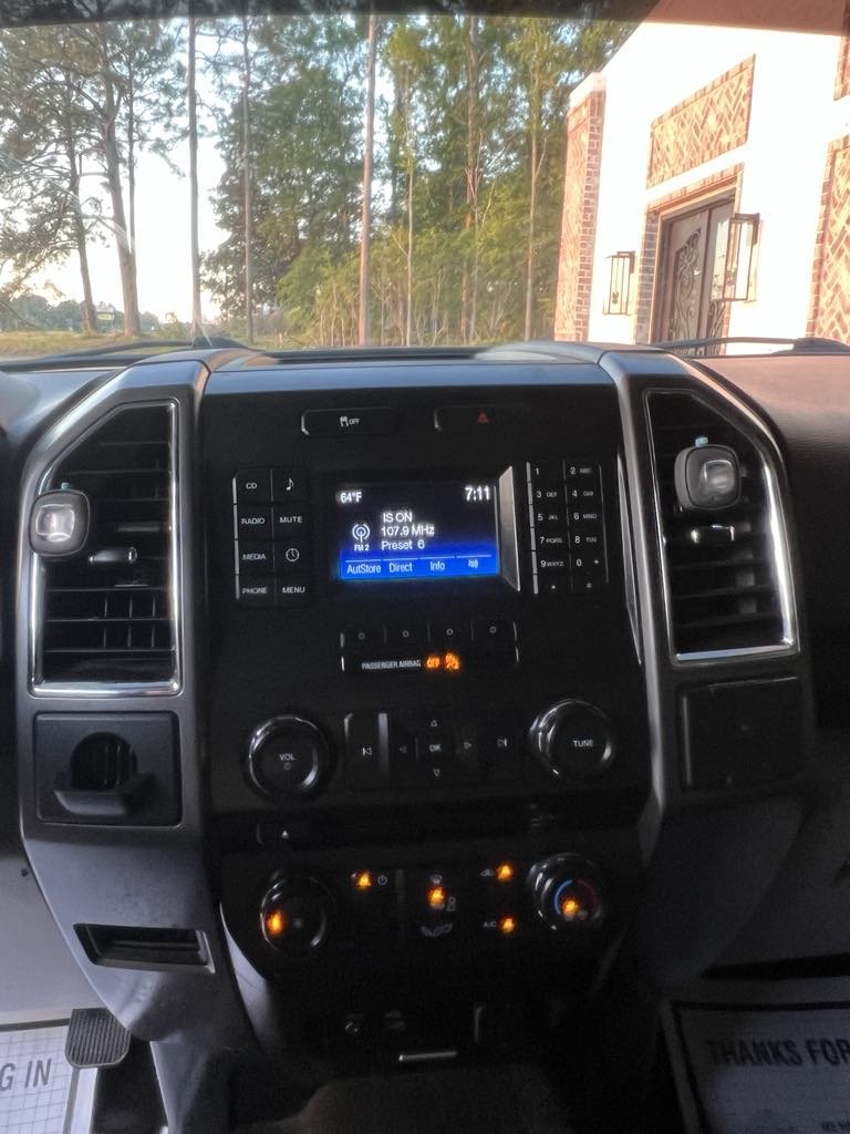 2015 Ford F150 XLT photo