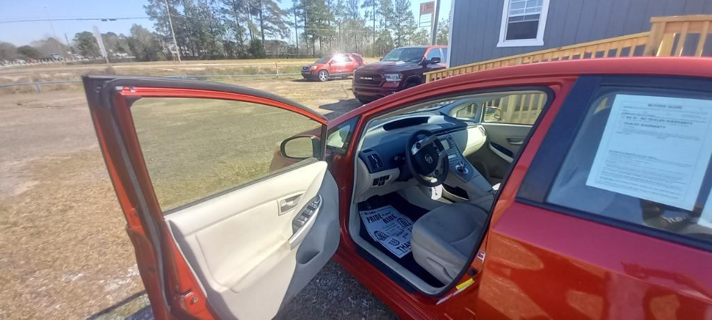 2014 Toyota Prius One photo