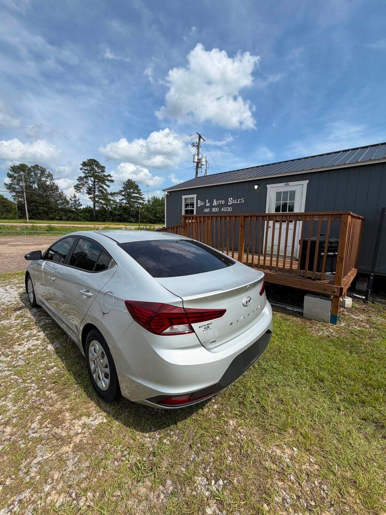 2019 Hyundai Elantra - $10,500