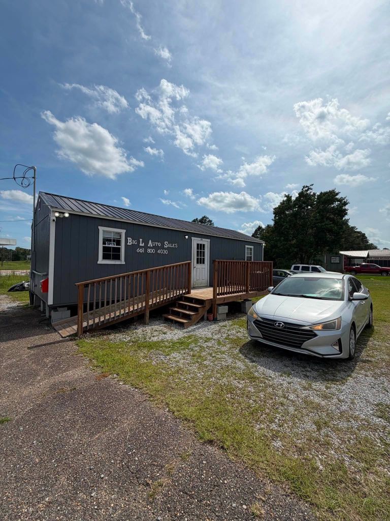 2019 Hyundai Elantra - $10,500