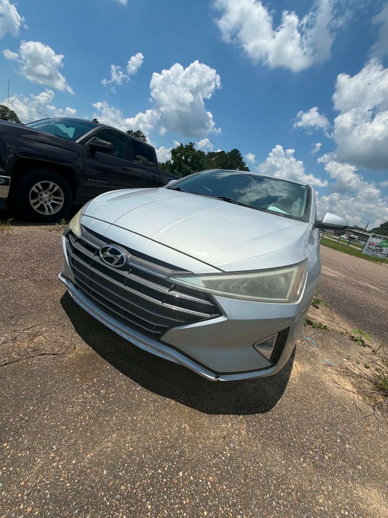 2019 Hyundai Elantra - $10,500