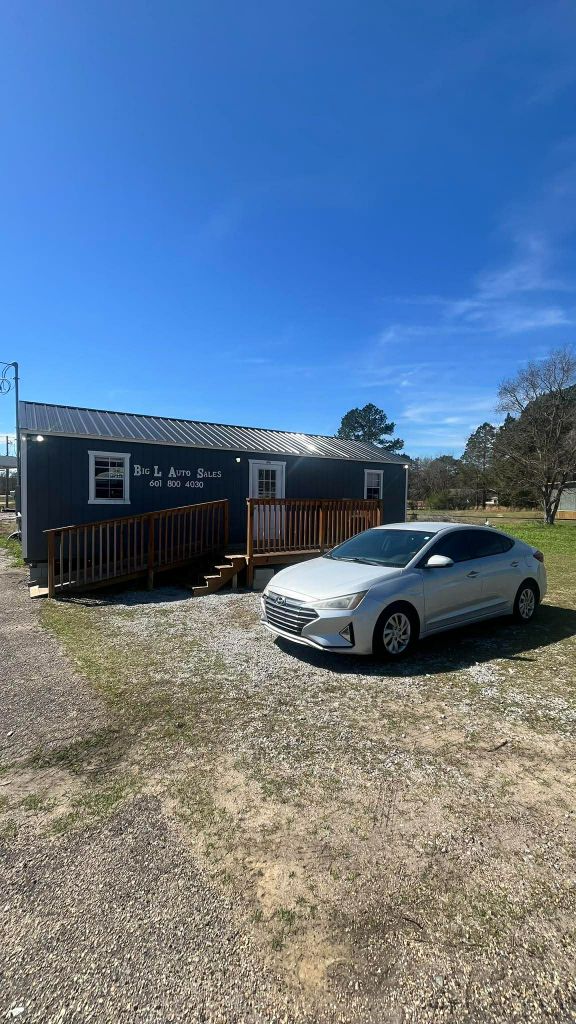 2019 Hyundai Elantra - $10,500