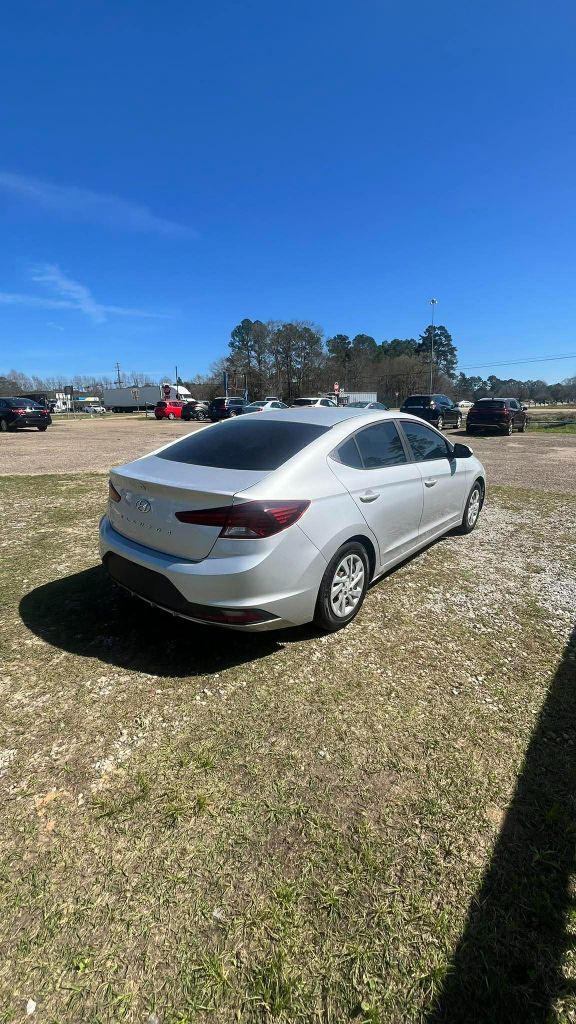 2019 Hyundai Elantra - $10,500