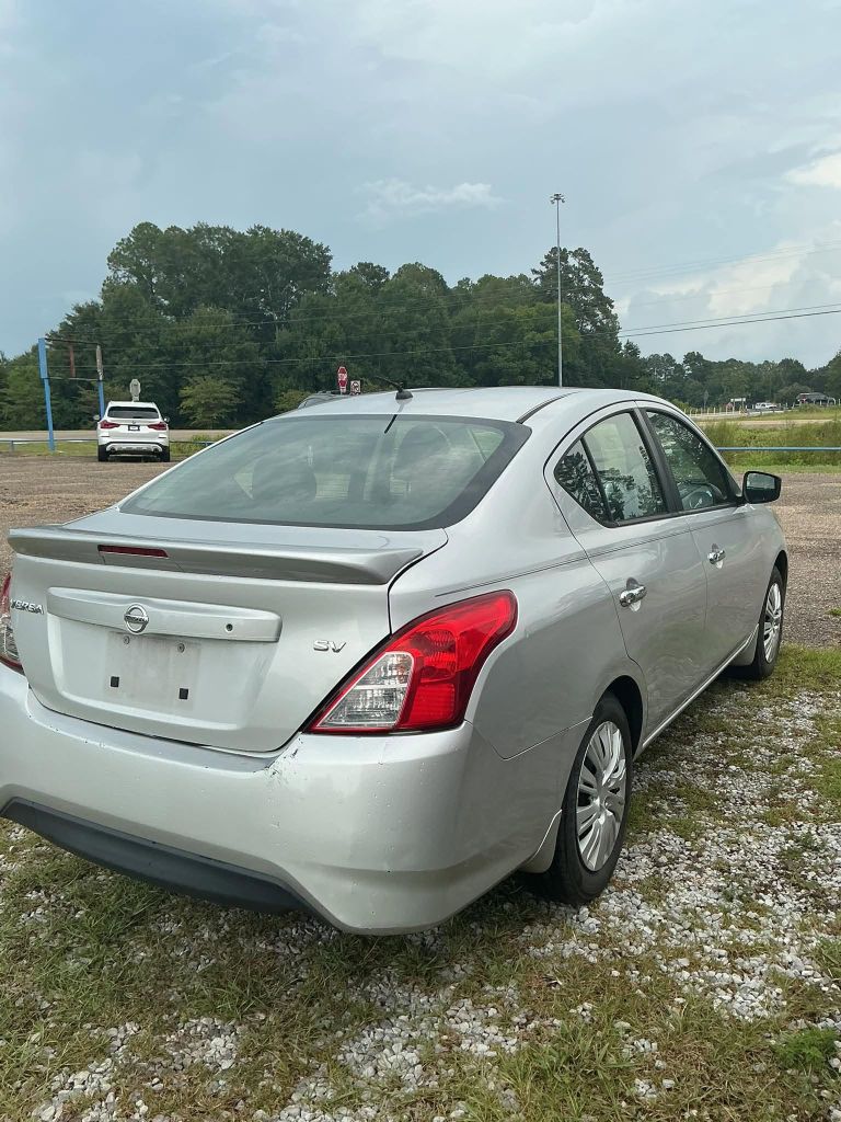 2017 Nissan Versa - $8,500