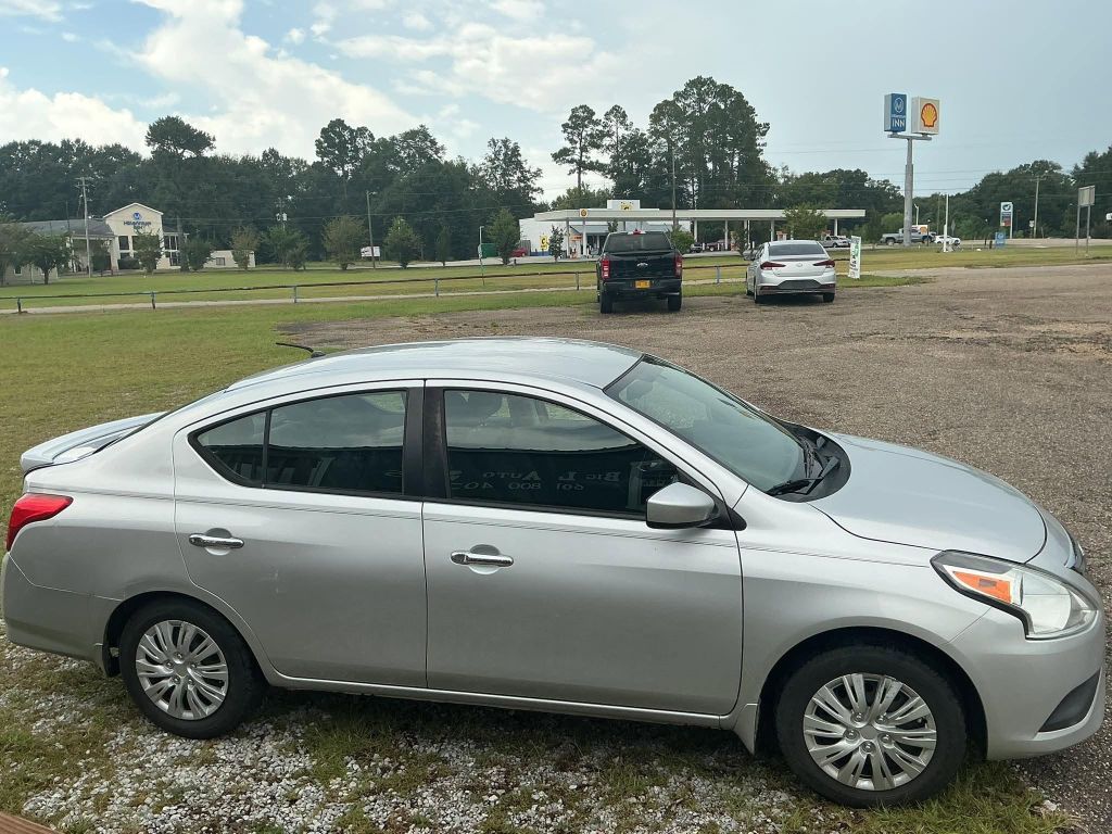 2017 Nissan Versa - $8,500