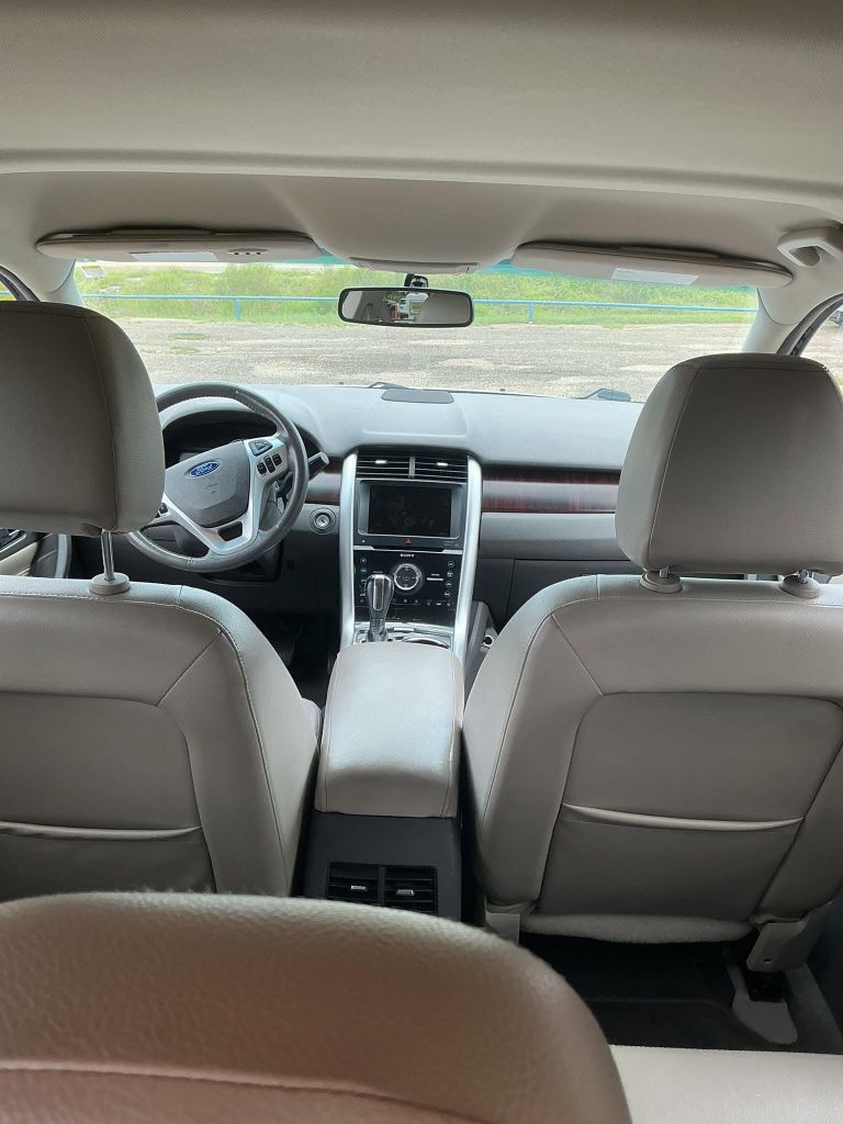 2013 Ford Edge - $9,995
