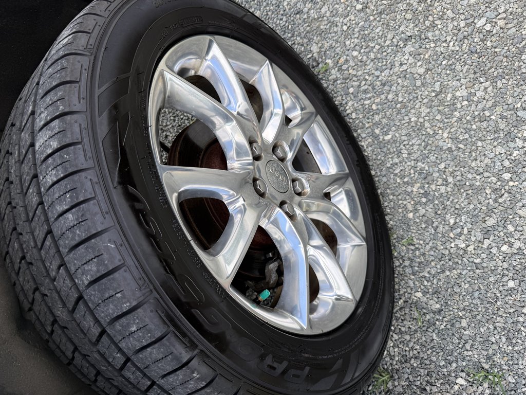 2014 Jeep Cherokee - $10,500