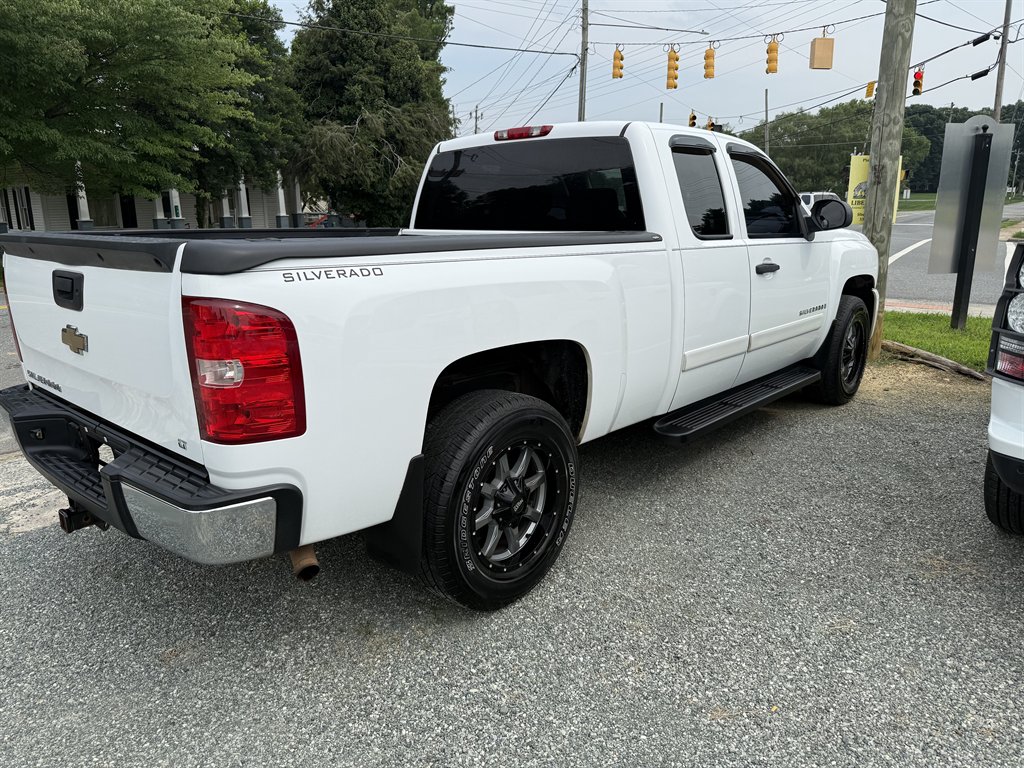 2007 Chevrolet Silverado - $9,500