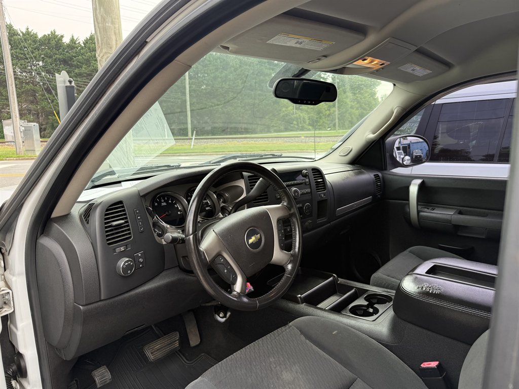 2007 Chevrolet Silverado - $9,500