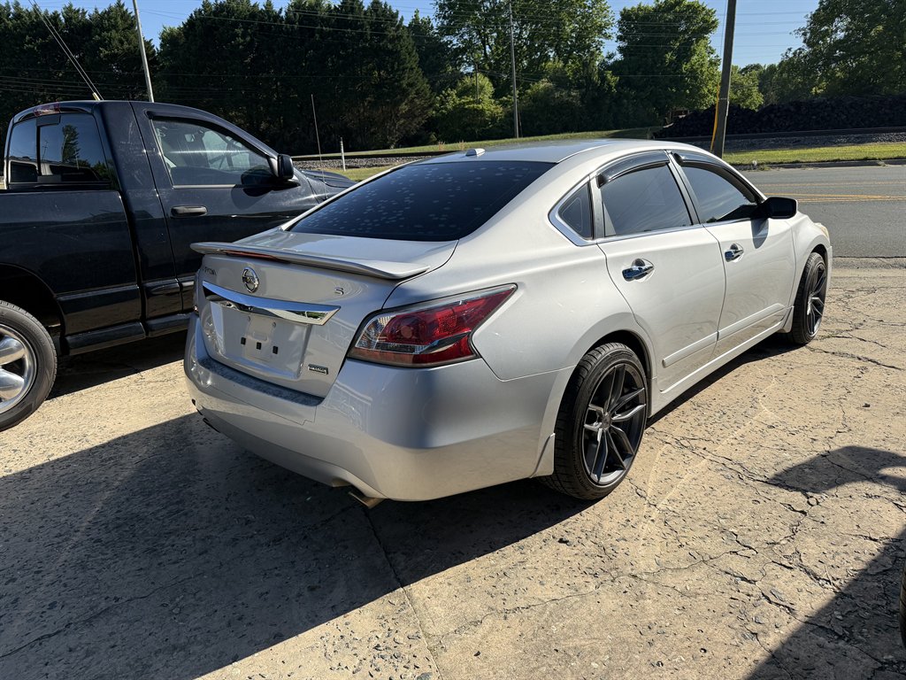 2015 Nissan Altima - $5,995