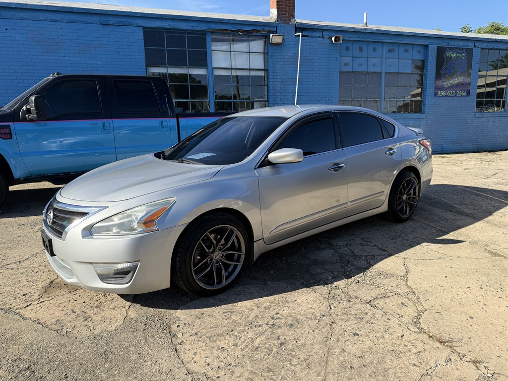 2015 Nissan Altima - $5,995