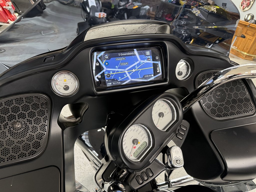 2021 Harley-davidson Road Glide - $16,995