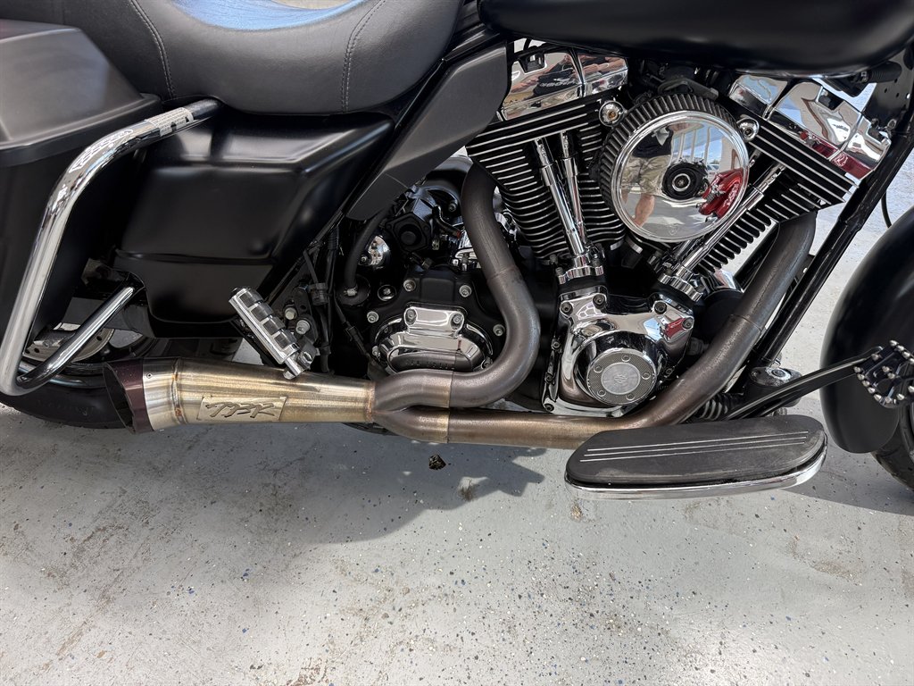 2007 Harley Davidson Road King - $7,195