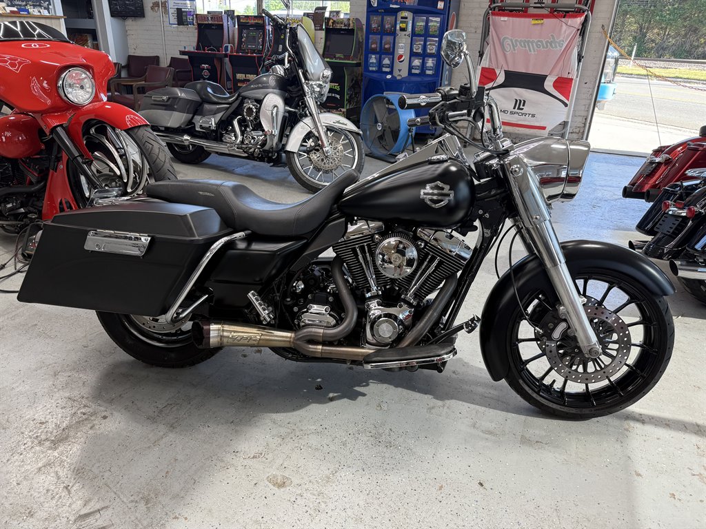 2007 Harley Davidson Road King - $7,195
