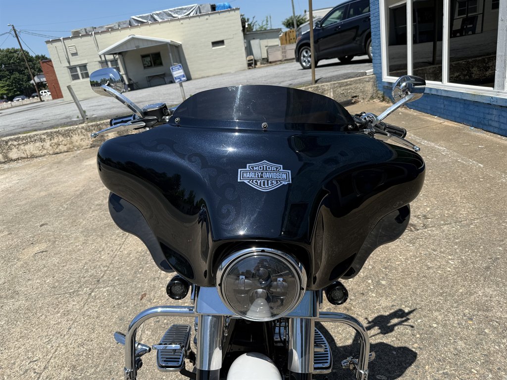 2013 Harley Davidson Ultra Limited  - $8,500