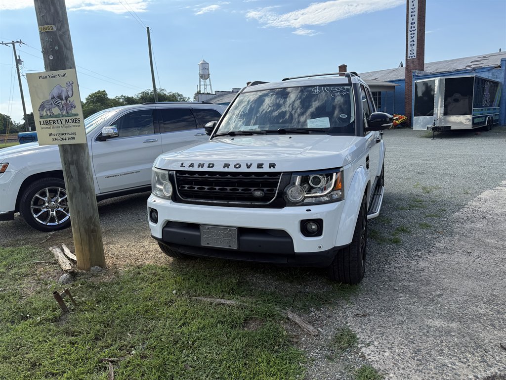 2016 Land Rover LR4 - $10,500