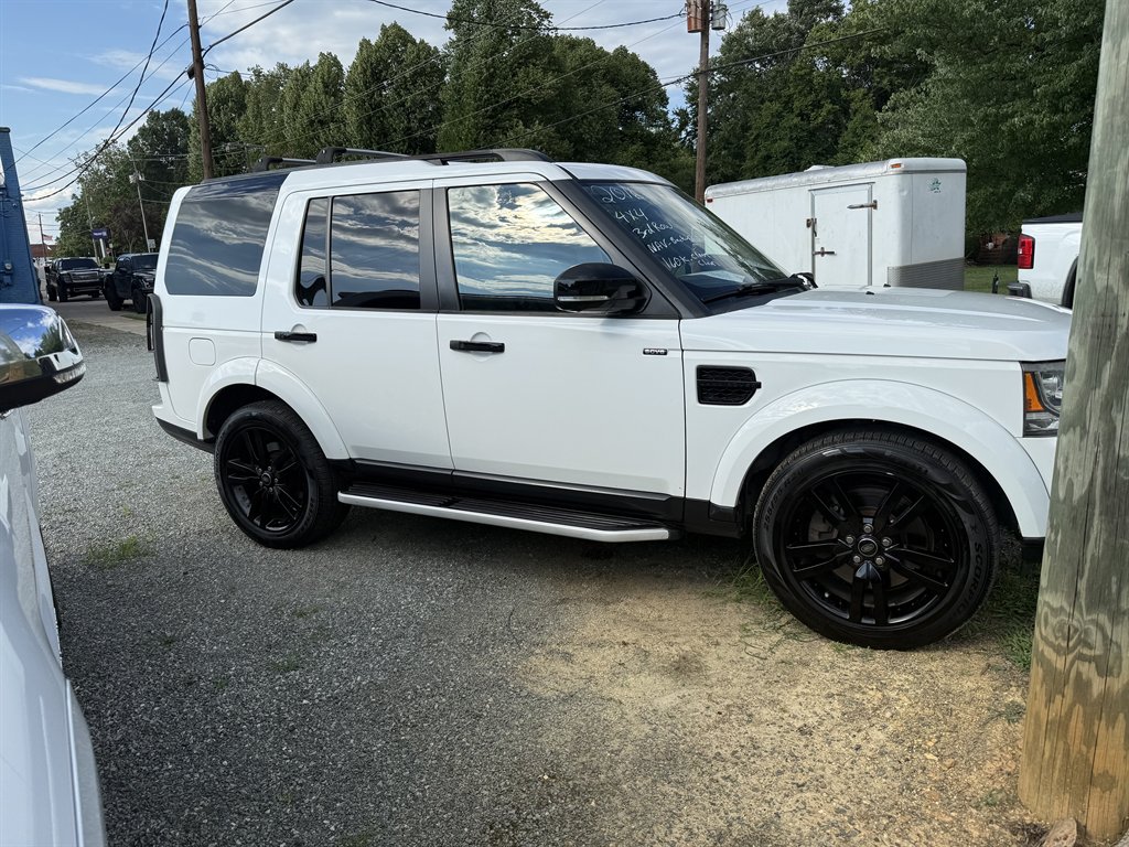 2016 Land Rover LR4 - $10,500