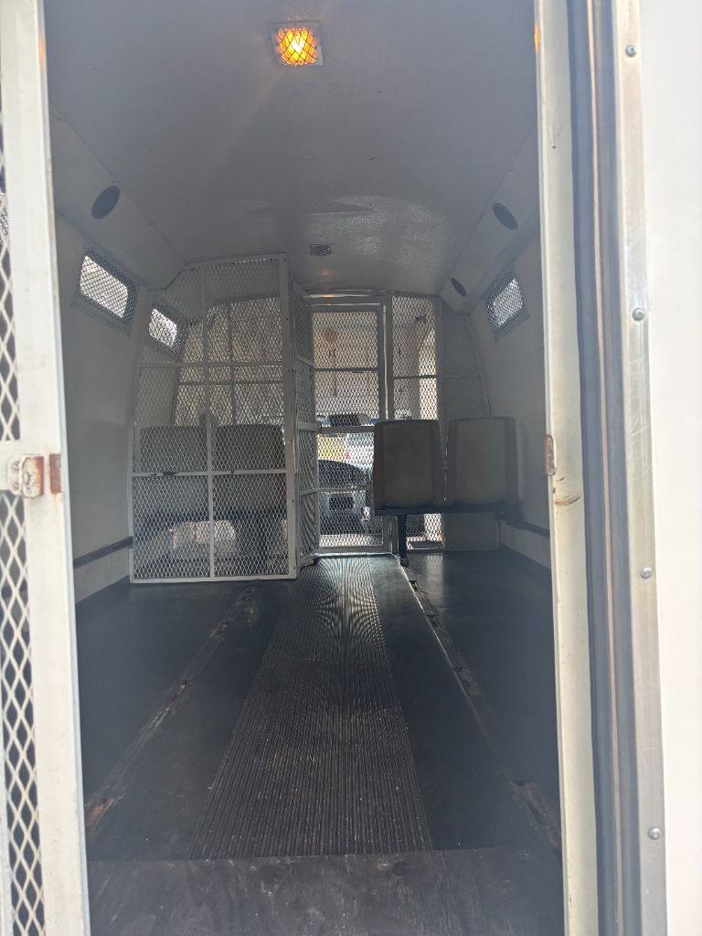2005 Ford E-450 - $10,000