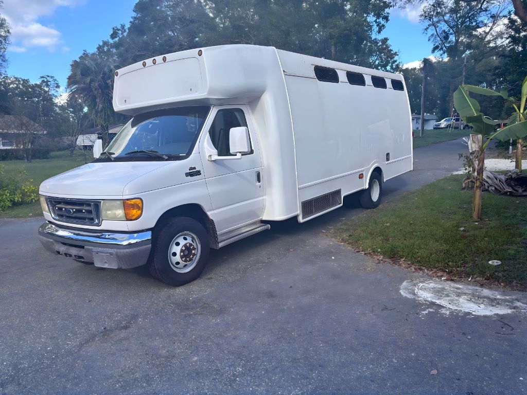 2005 Ford E-450 - $10,000