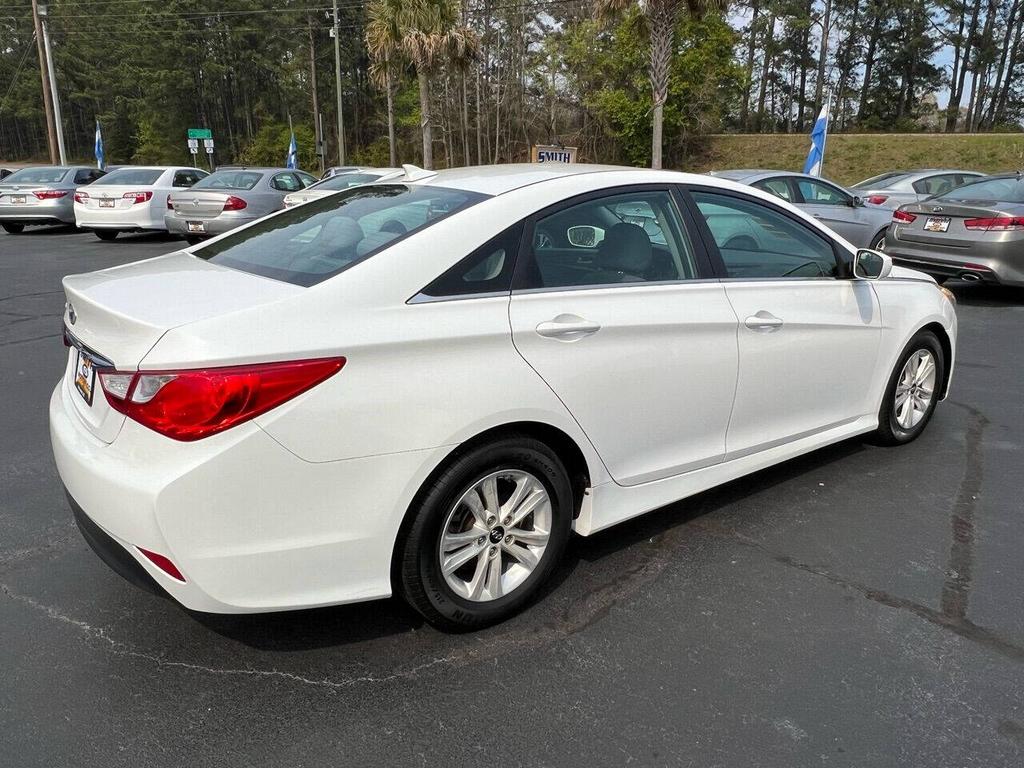 2014 Hyundai Sonata - $12,800