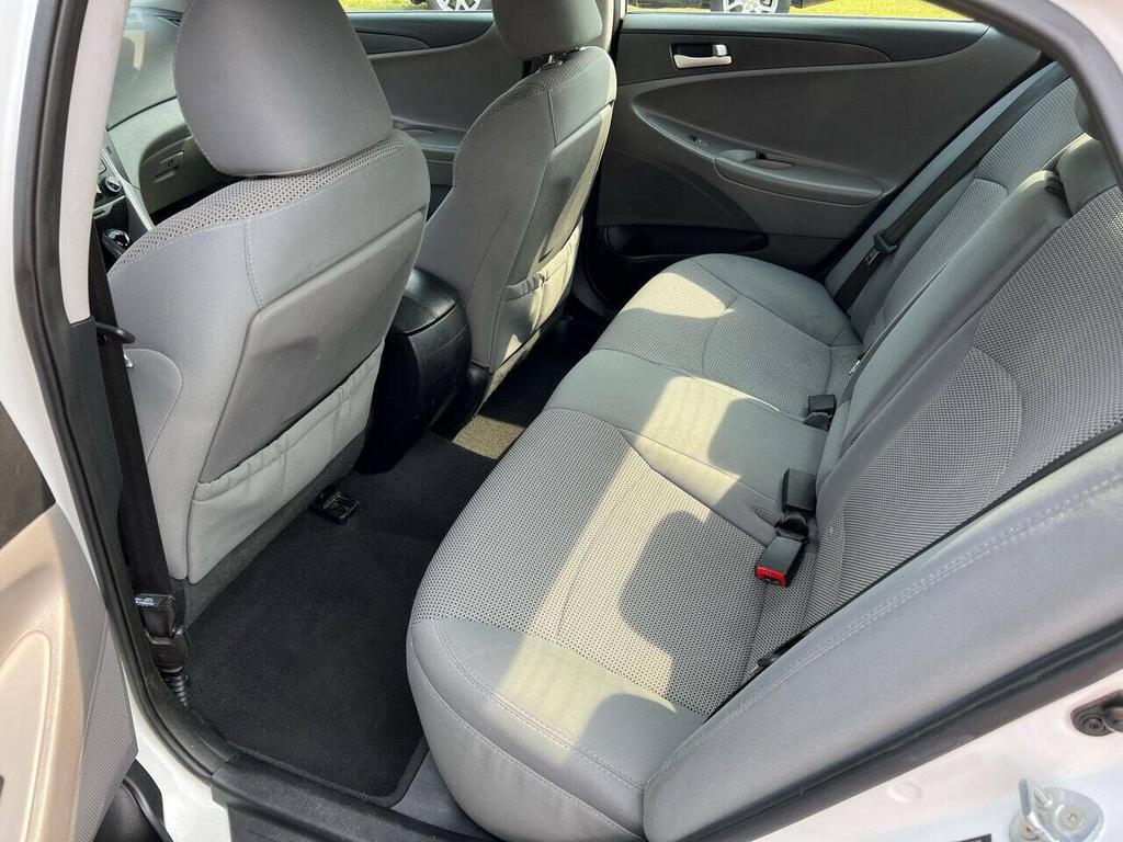 2014 Hyundai Sonata - $12,800