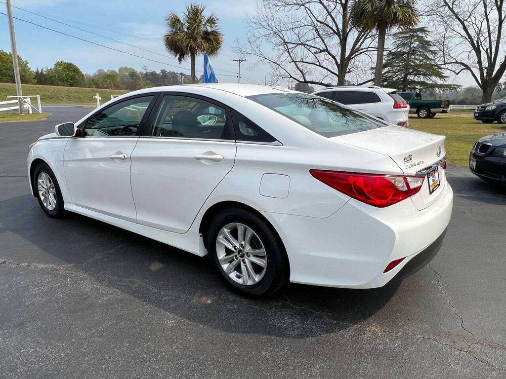 2014 Hyundai Sonata - $12,800