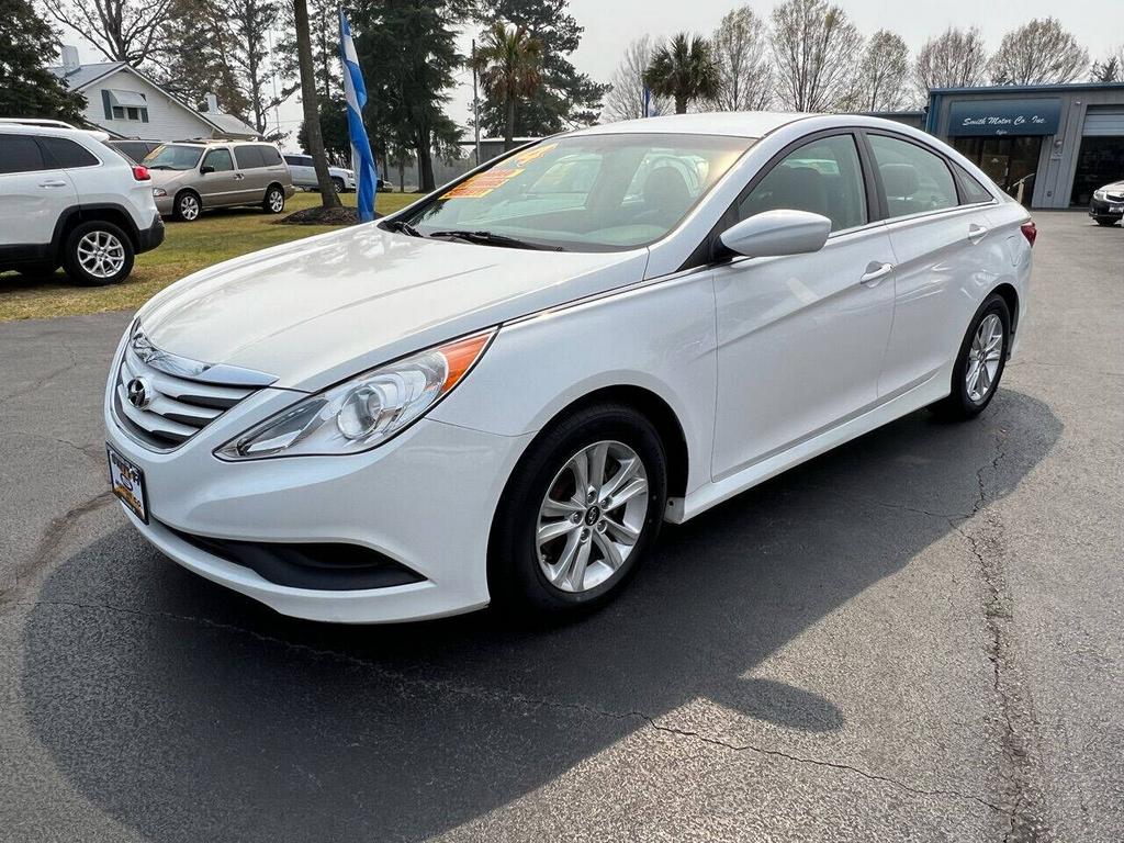 2014 Hyundai Sonata - $12,800