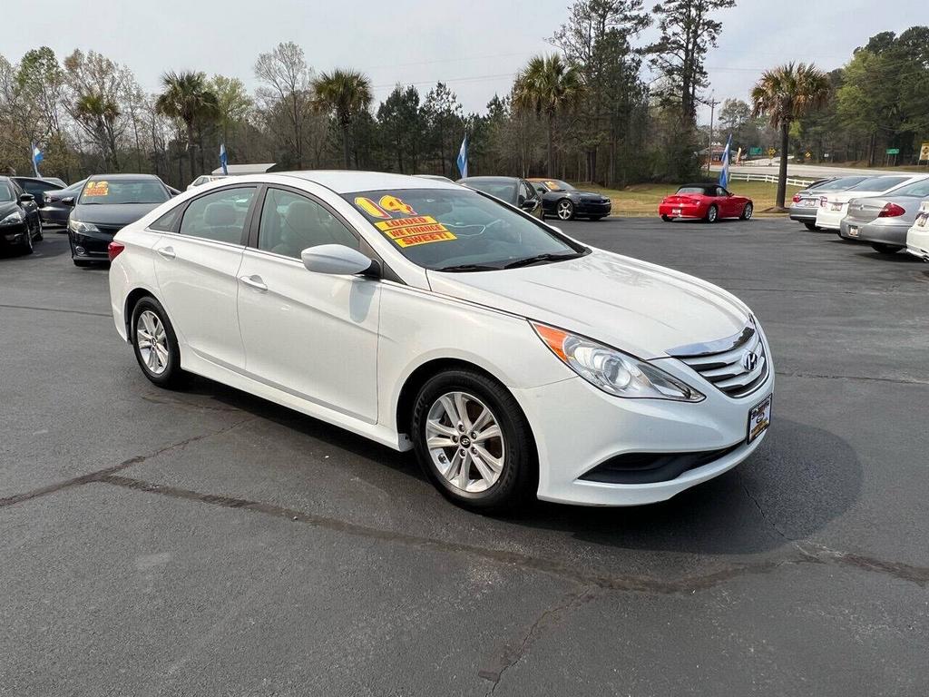 2014 Hyundai Sonata - $12,800