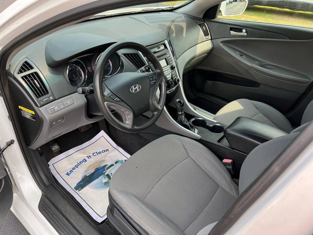 2014 Hyundai Sonata - $12,800