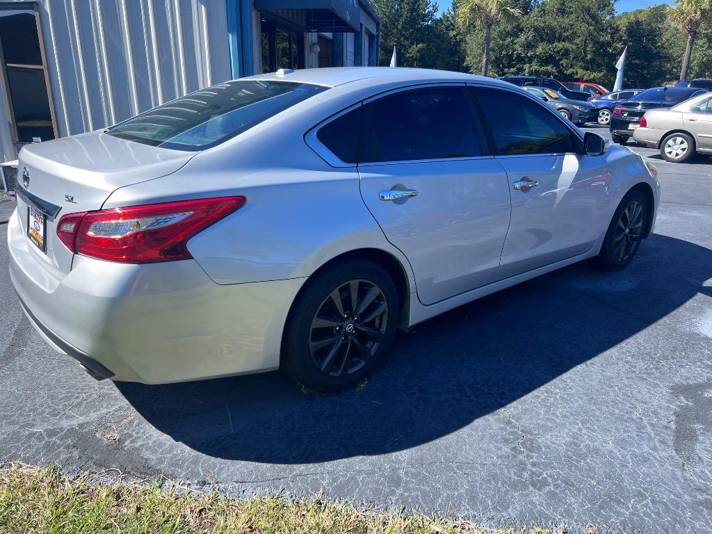 2018 Nissan Altima - $14,800