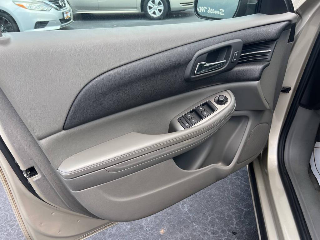 2016 Chevrolet Malibu - $12,800