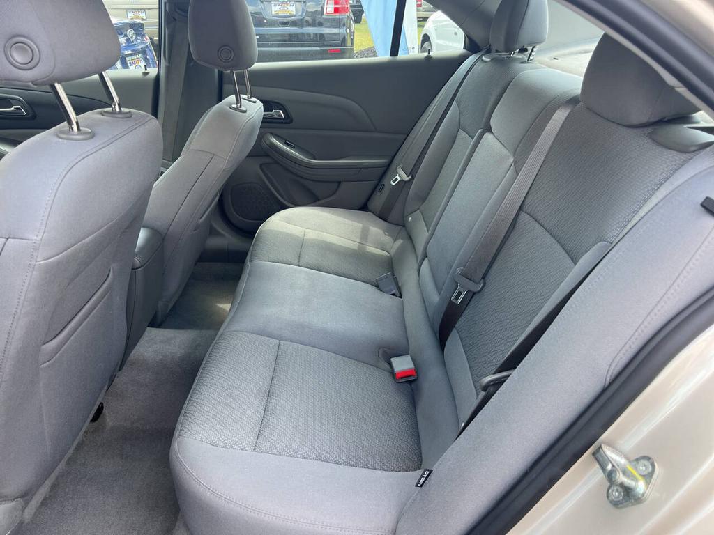 2016 Chevrolet Malibu - $12,800