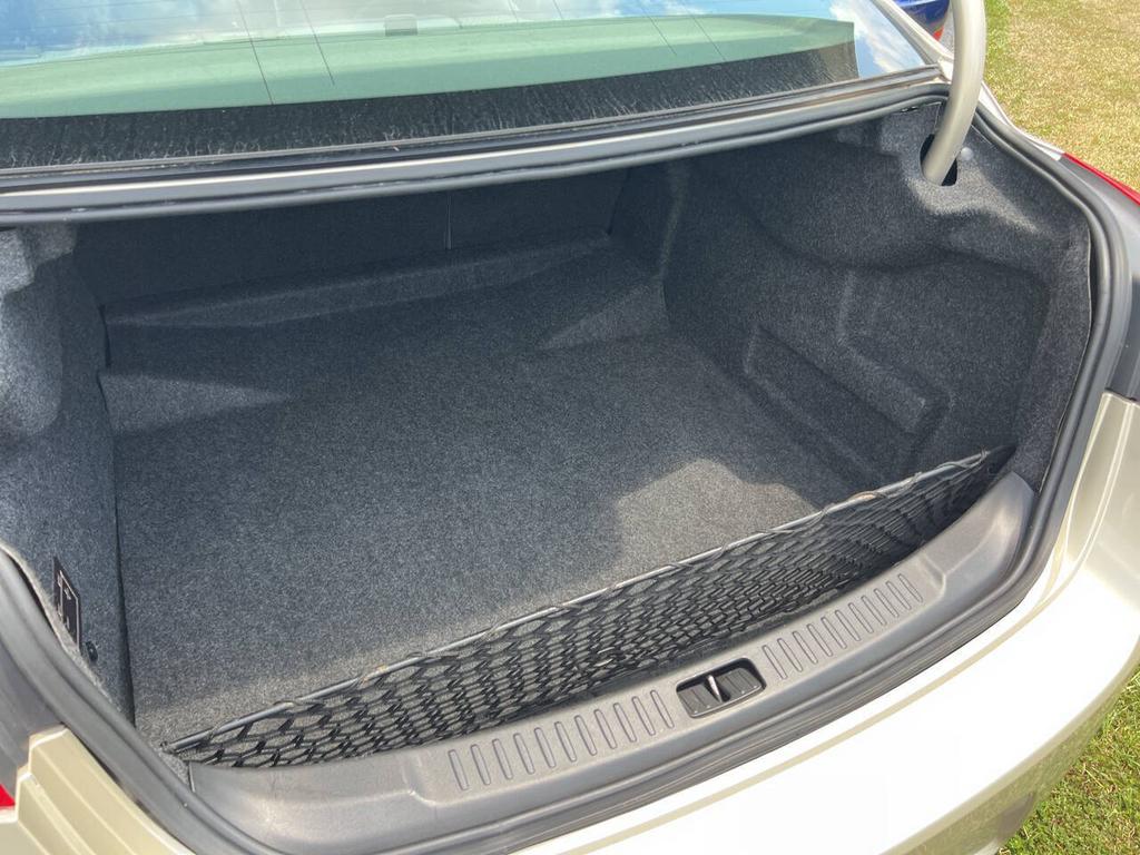 2016 Chevrolet Malibu - $12,800