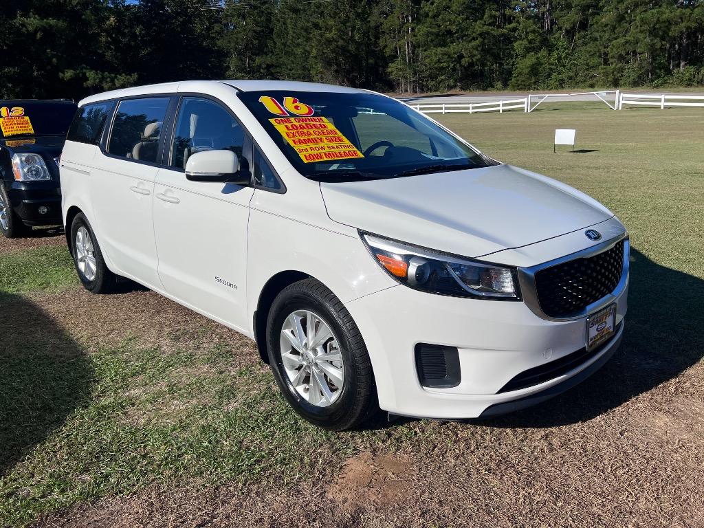 2016 Kia Sedona - $10,600