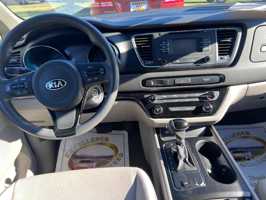 2016 Kia Sedona - $10,600