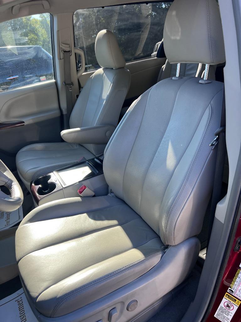 2012 Toyota Sienna - $15,800