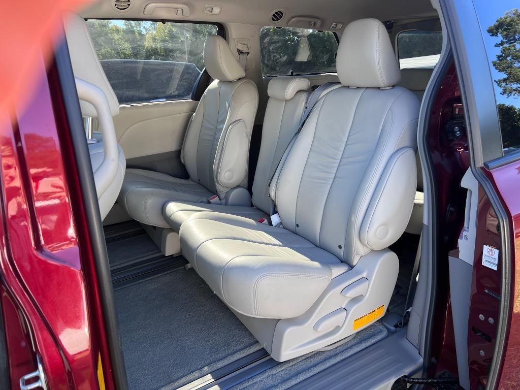 2012 Toyota Sienna - $15,800