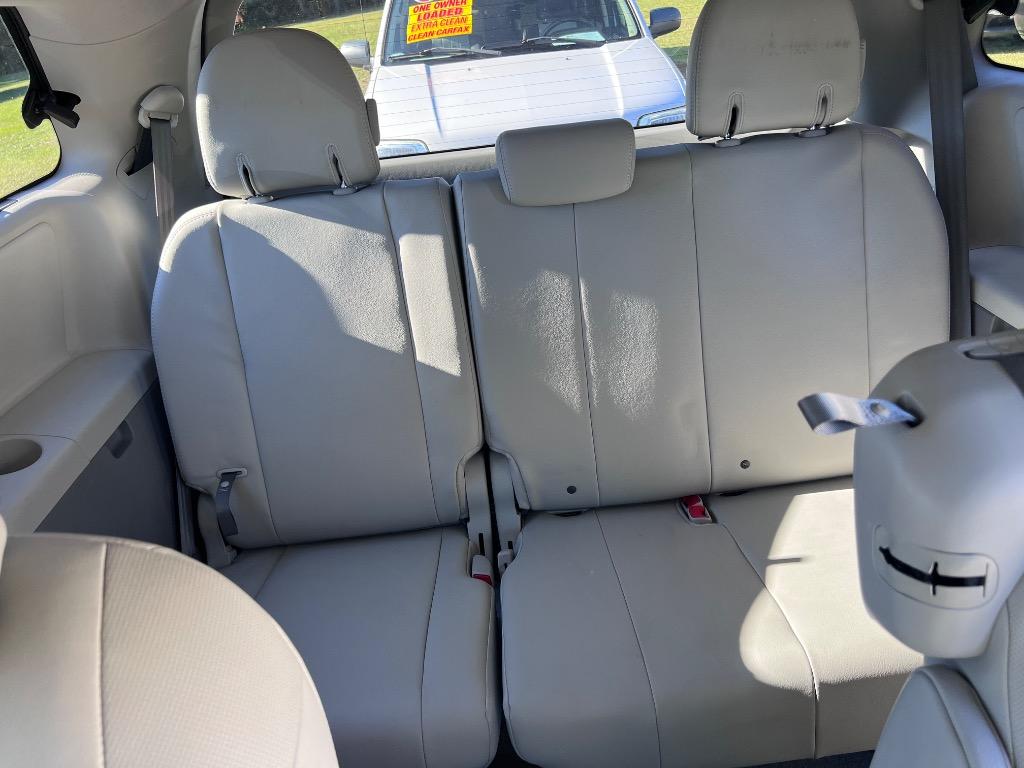 2012 Toyota Sienna - $15,800